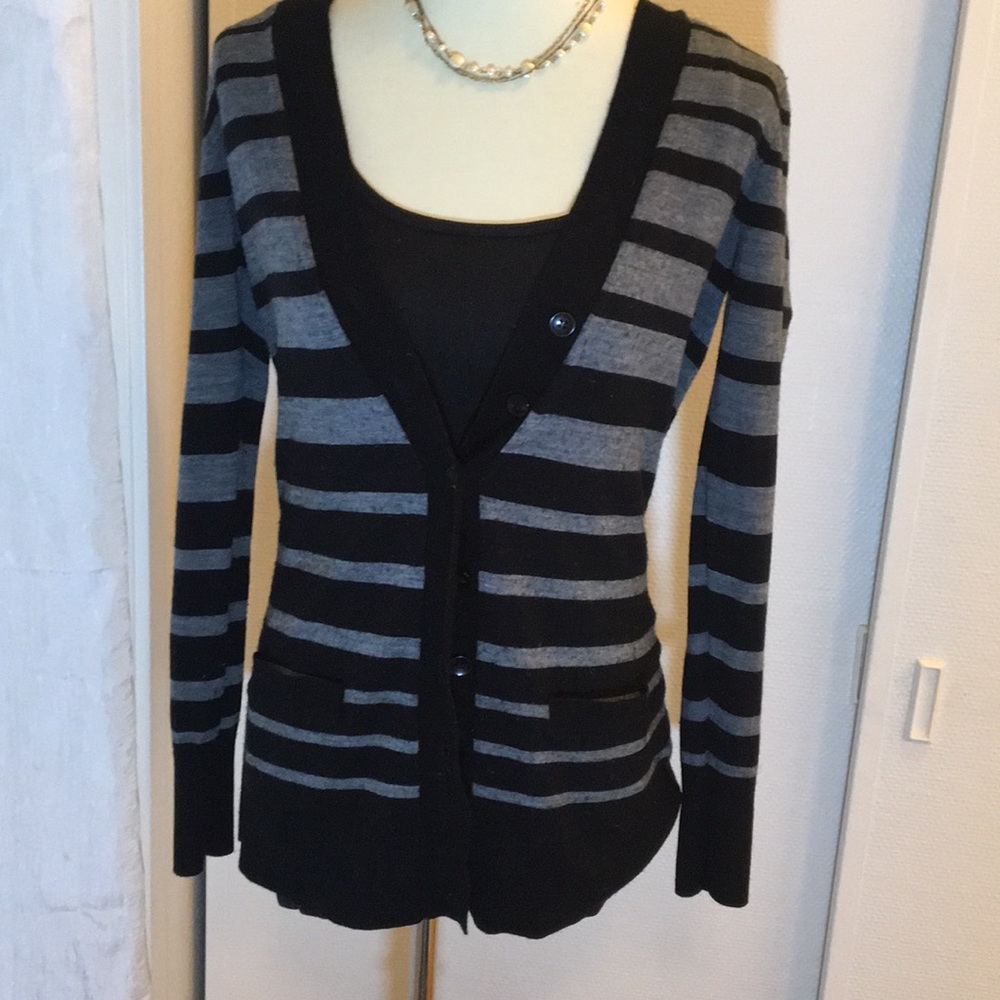 Long fading line Sweater